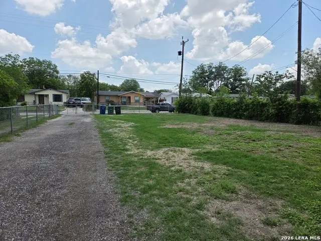 727 Menefee Blvd, San Antonio, TX 78237 - #2