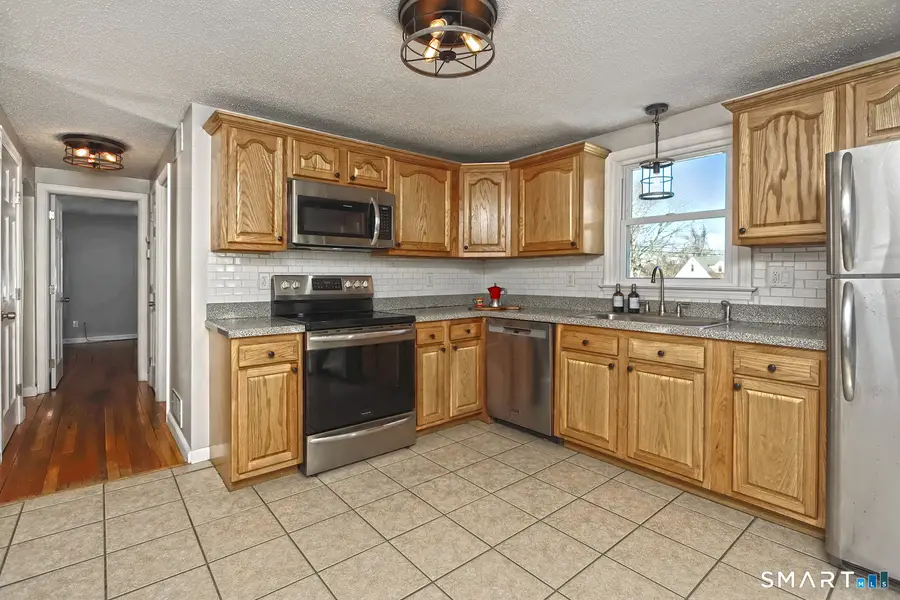 10 Hemingway Road, North Haven, CT 06473 - #3