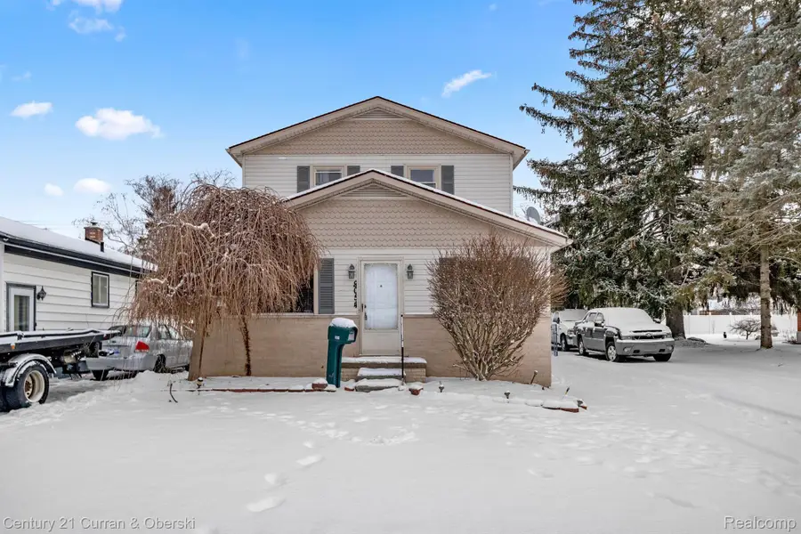 8054 Robindale Avenue, Dearborn Heights, MI 48127 - #3