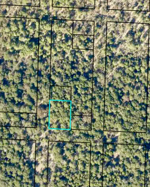 Christopher Ln, Crestview, FL 32539
