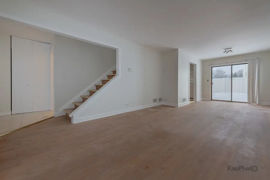 102 N Waterford Drive, Schaumburg, IL 60194 - #2