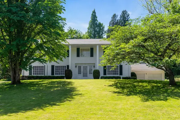 11385 S Riverwood Rd, Portland, OR 97219