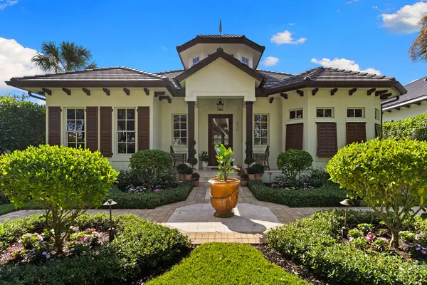 530 1st Ave N, Naples, FL 34102