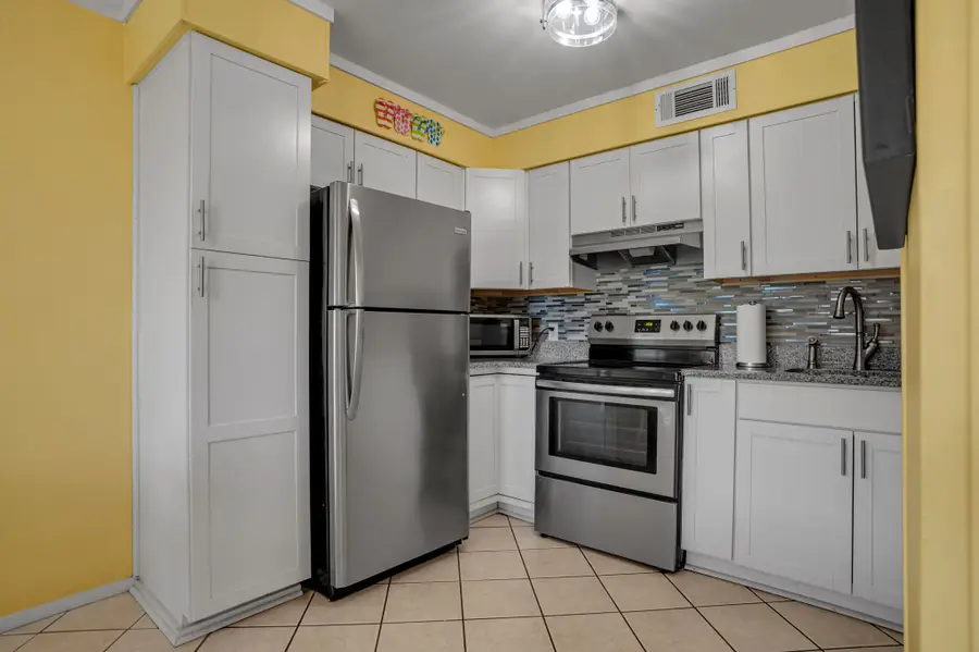 40 Folly Field Road #119, Hilton Head Island, SC 29928 - Image #2