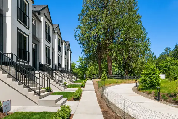 425 Parkside Walk, Sammamish, WA 98074