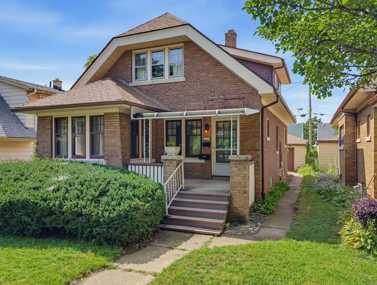 2631 S Linebarger Ter, Milwaukee, WI 53207 - #1