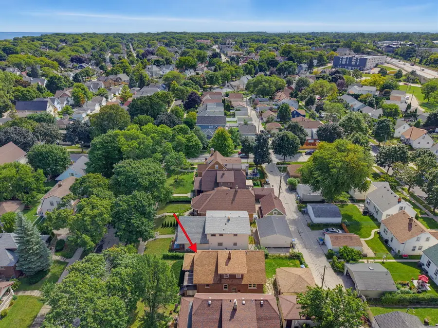 2631 S Linebarger Ter, Milwaukee, WI 53207 - #2