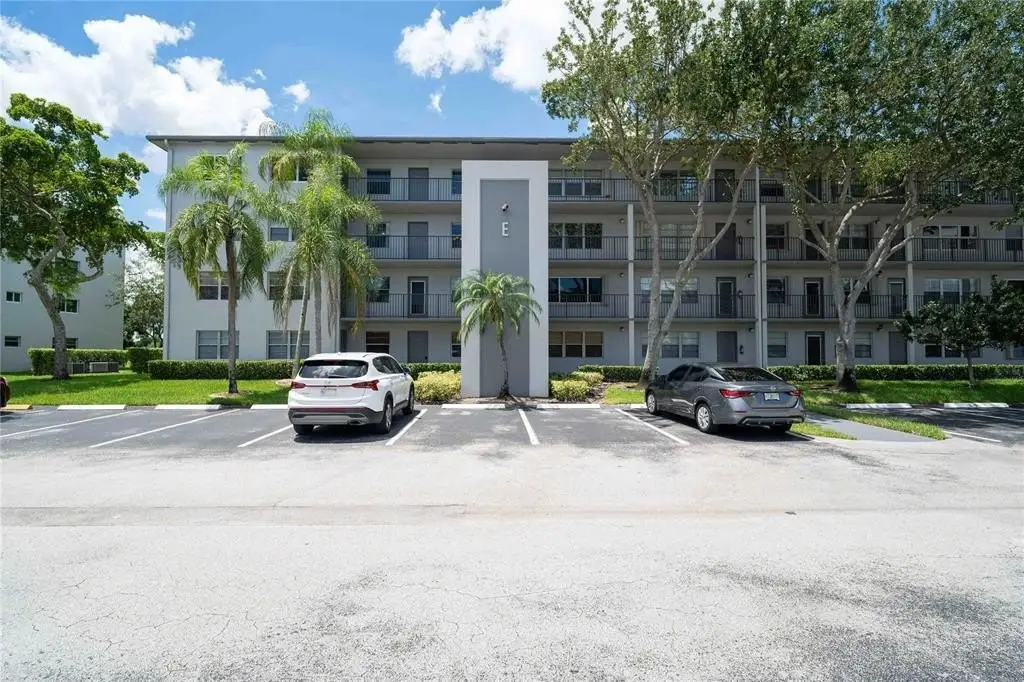 300 SW 134th Way #402E, Pembroke Pines, FL 33027 - Image #1