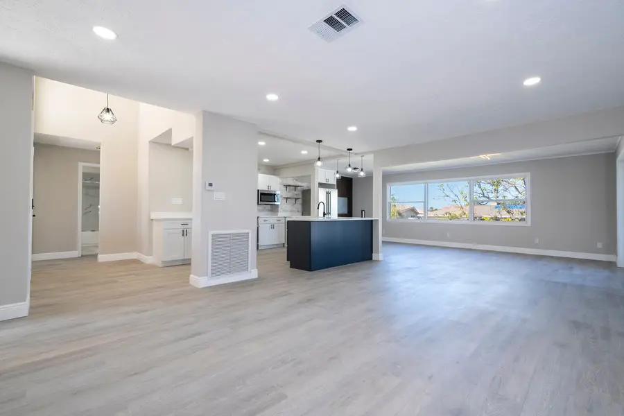 809 59th Avenue, Saint Petersburg, FL 33706 - Image #3