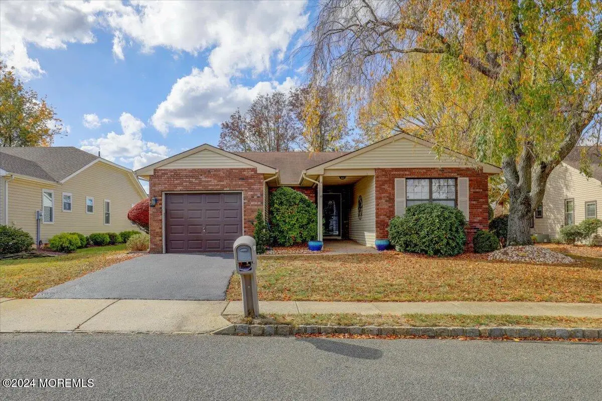 19 Lesley Drive, Marlboro, NJ 07746 - #1