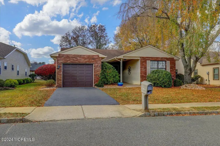 19 Lesley Drive, Marlboro, NJ 07746 - #2