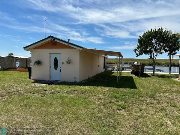 6268 US Highway 441 #2, Okeechobee, FL 34974