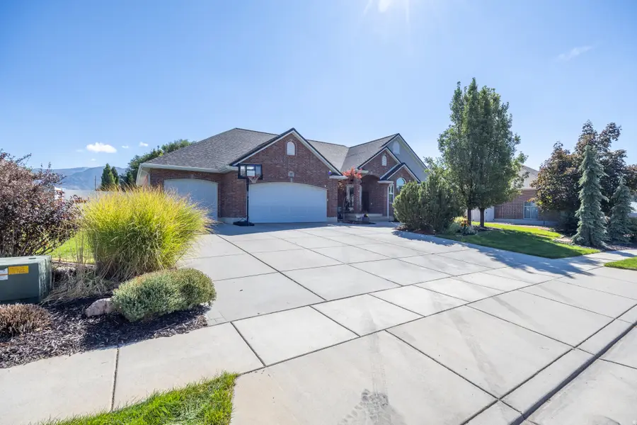 1670 N 1350 W, Farr West, UT 84404 - #2
