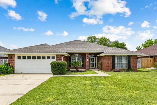 2298 Heritage Circle, Navarre, FL 32566