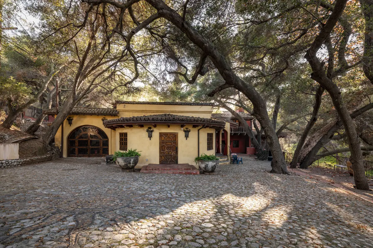 1135 N Topanga Canyon Boulevard, Topanga, CA 90290 - Image #1