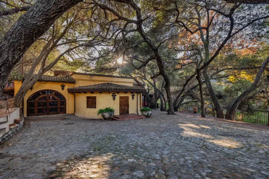 1135 N Topanga Canyon Boulevard, Topanga, CA 90290 - Image #3