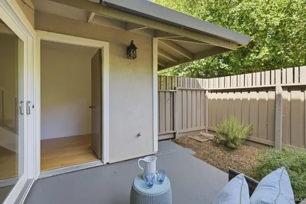 245 Roundtree Way, San Rafael, CA 94903