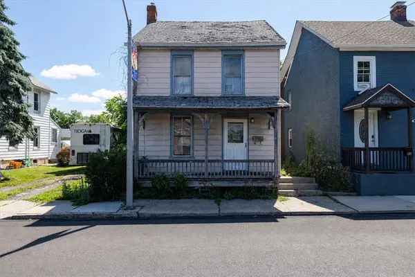 21 S 9th St, QUAKERTOWN, PA 18951