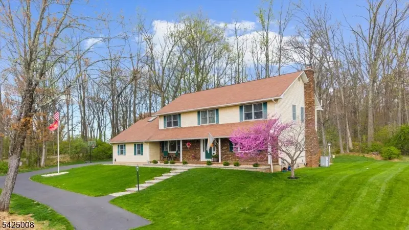 6 Camila Dr, Pittstown, NJ 08867 - #2