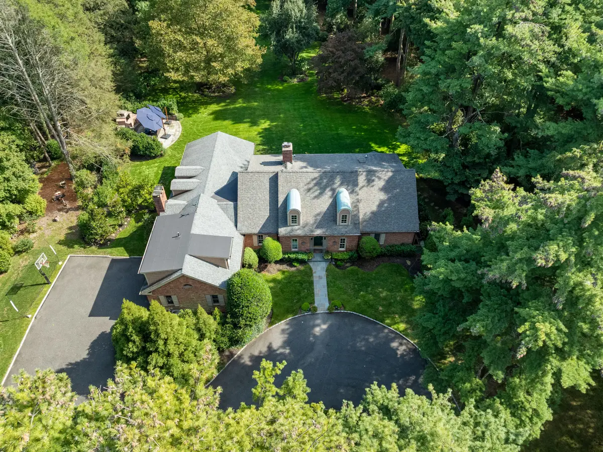 10 Middle Hollow Road, Lloyd Harbor, NY 11743 - #1