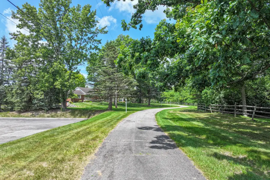 9422 S Saginaw, Grand Blanc, MI 48439 - #3