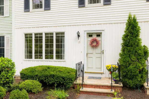 15 Pine Grove Road, Exeter, NH 03833