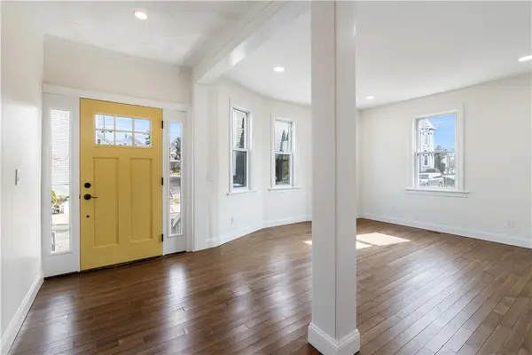 4 Clinton Avenue, Newport, RI 02840