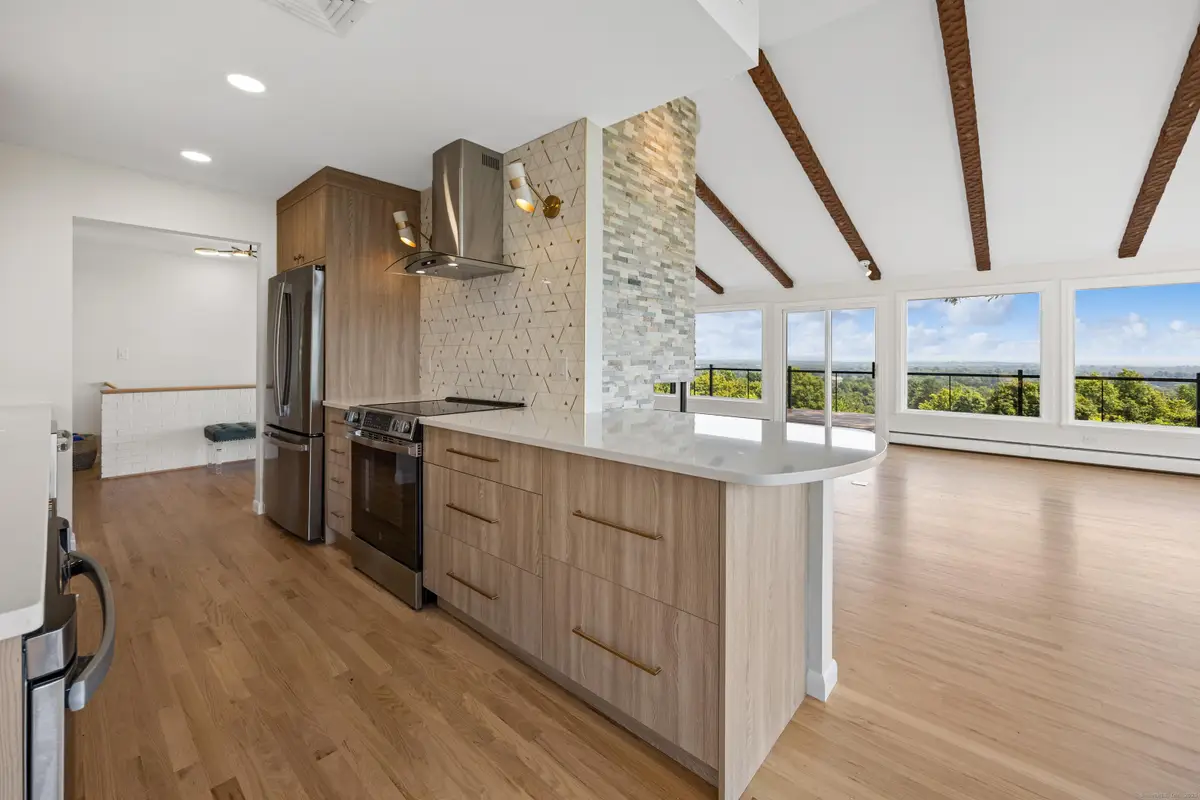 124 Ferncliff Drive, West Hartford, CT 06117 - Image #1