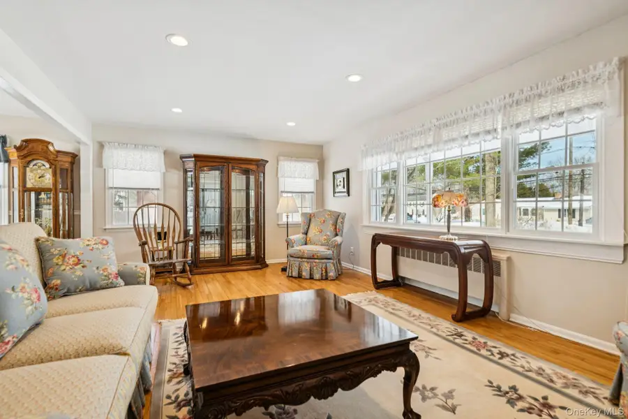 14 Hillside Avenue, Saint James, NY 11780 - #3