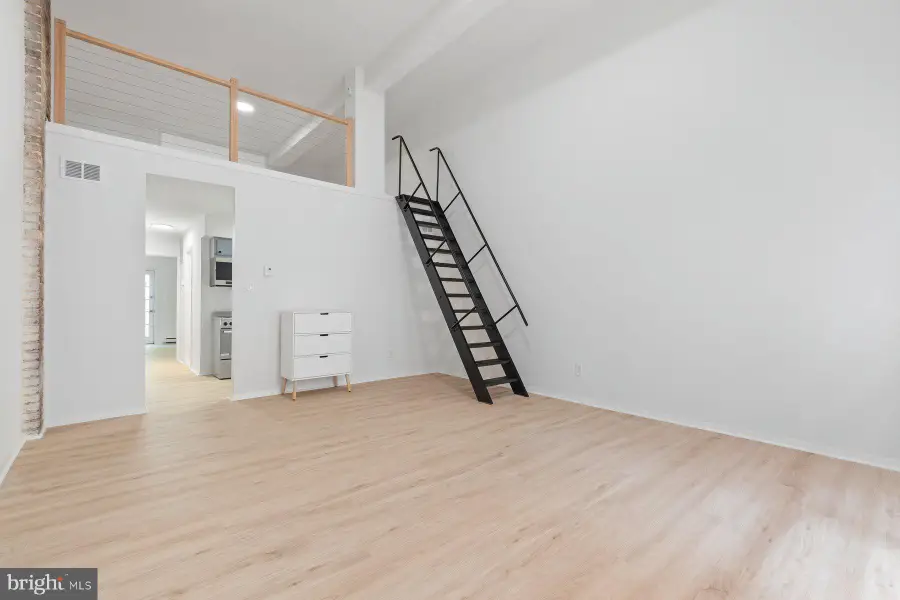 207 S Patrick Street #Unit 207, Alexandria, VA 22314 - #3