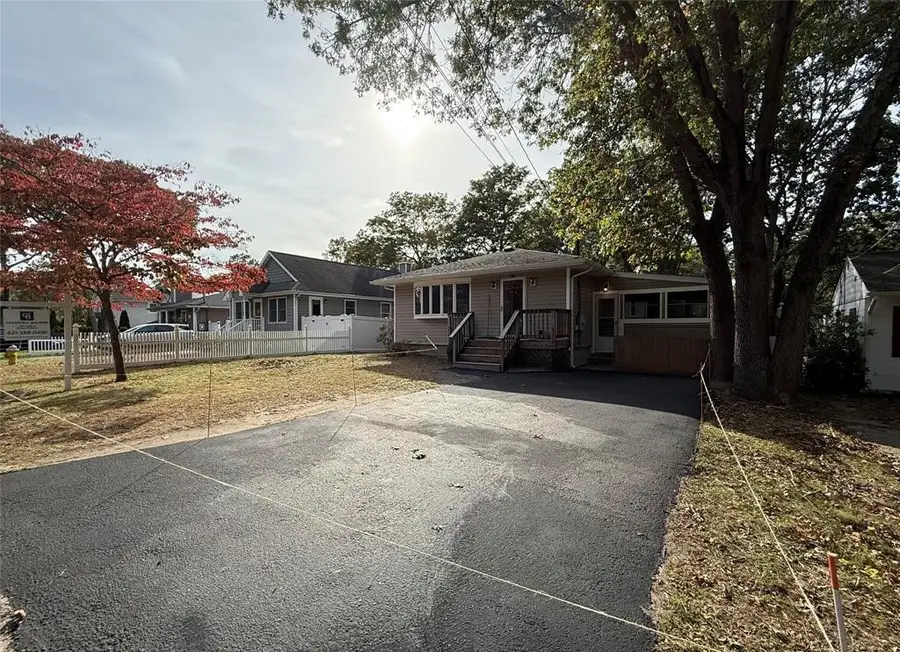 50 Newcomb Trail, Ridge, NY 11961 - Image #2