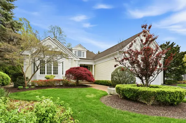 41 Evergreen Circle, Manhasset, NY 11030