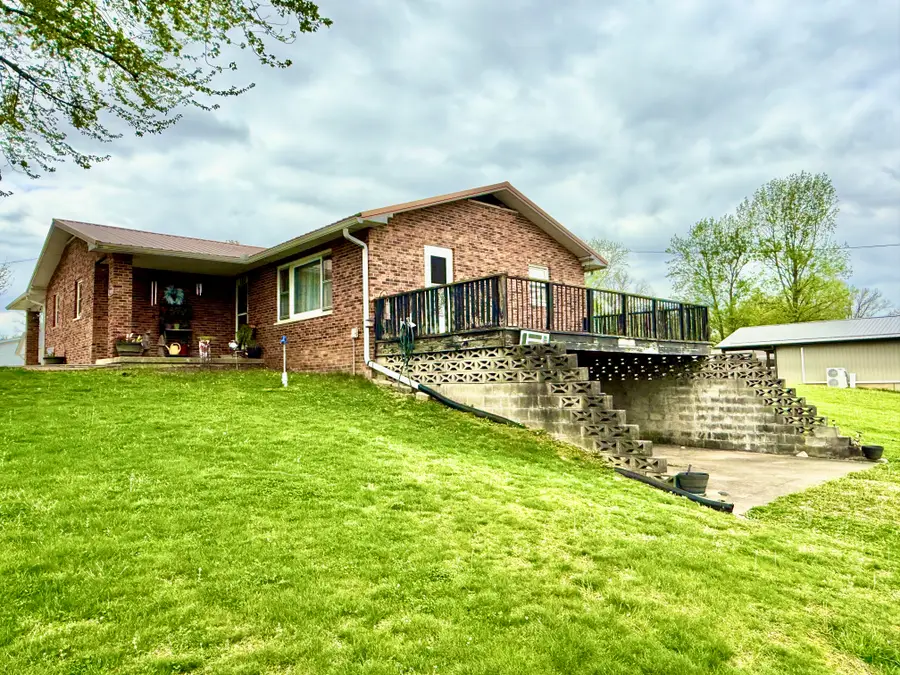 410 N French Street, Sullivan, IN 47882 - #2