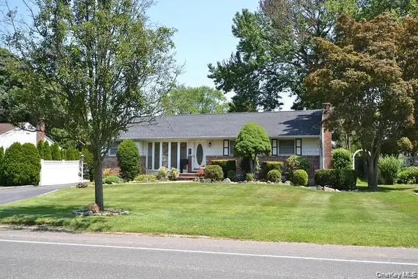348 Town Line Road, Commack, NY 11725