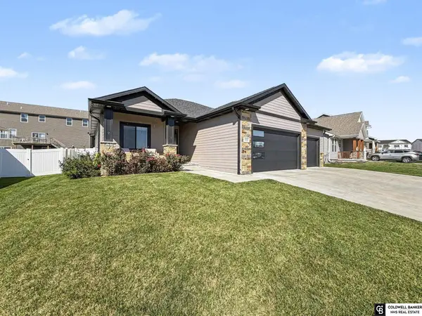 1600 W Avalanche Road, Lincoln, NE 68521