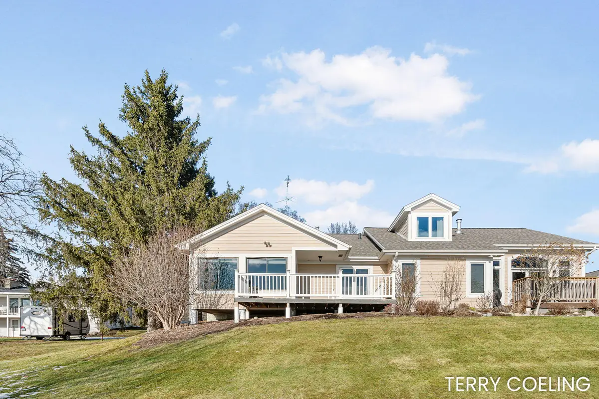 2868 Grand Isle Drive Ne, Belmont, MI 49306 - Image #1