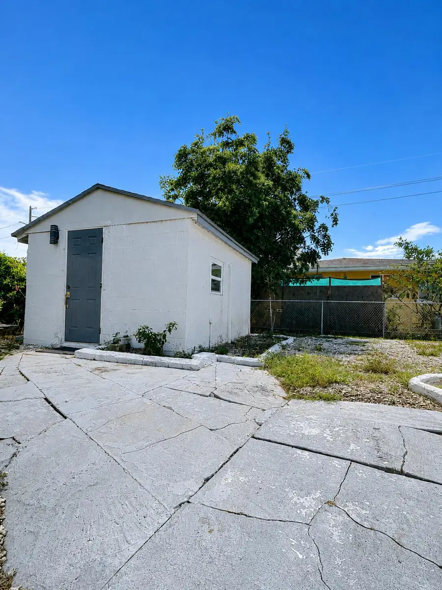 173 W 16th Street, Riviera Beach, FL 33404 - #2