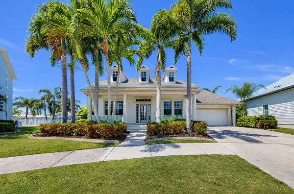 5704 Sea Trout Pl, Apollo Beach, FL 33572