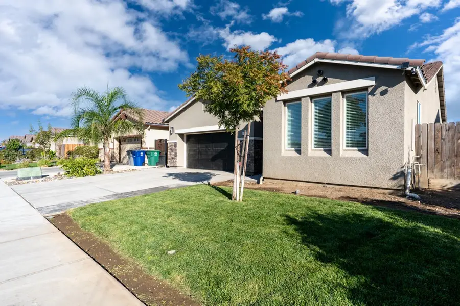 664 Amabile, Los Banos, CA 93635 - Image #2