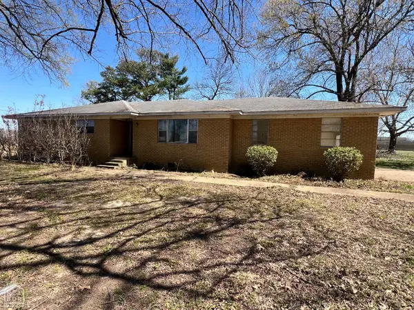 202 N Church, Parkin, AR 72373