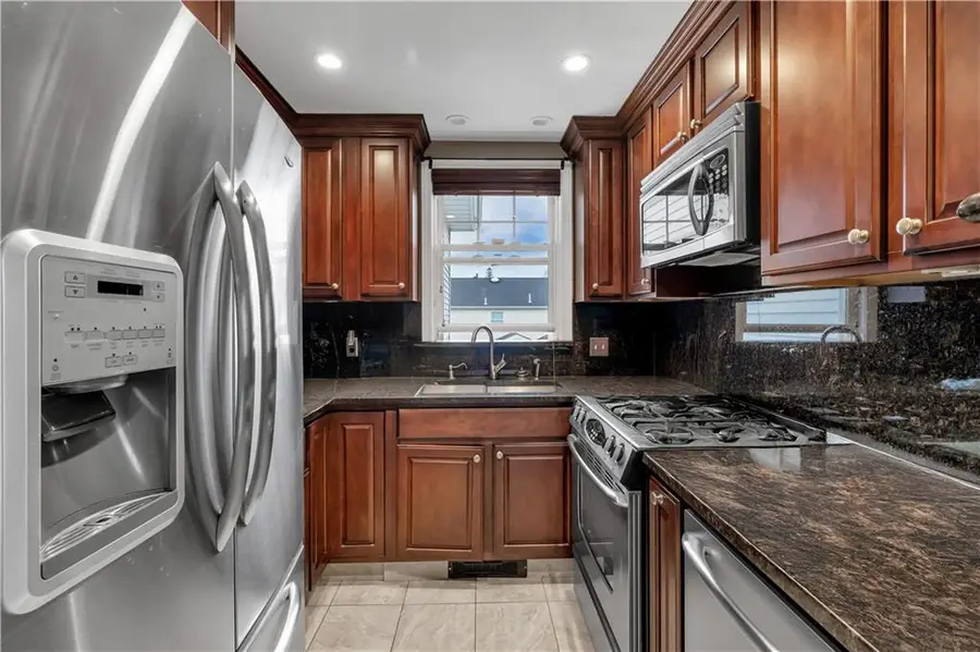 711 Academy Avenue , 2, Providence, RI 02908 - #3