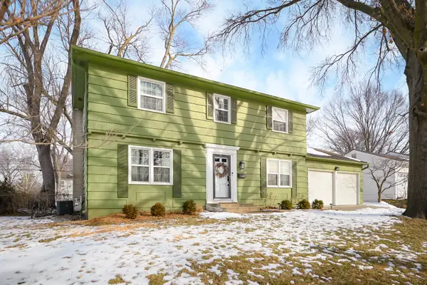 6000 W 101st Place, Overland Park, KS 66207