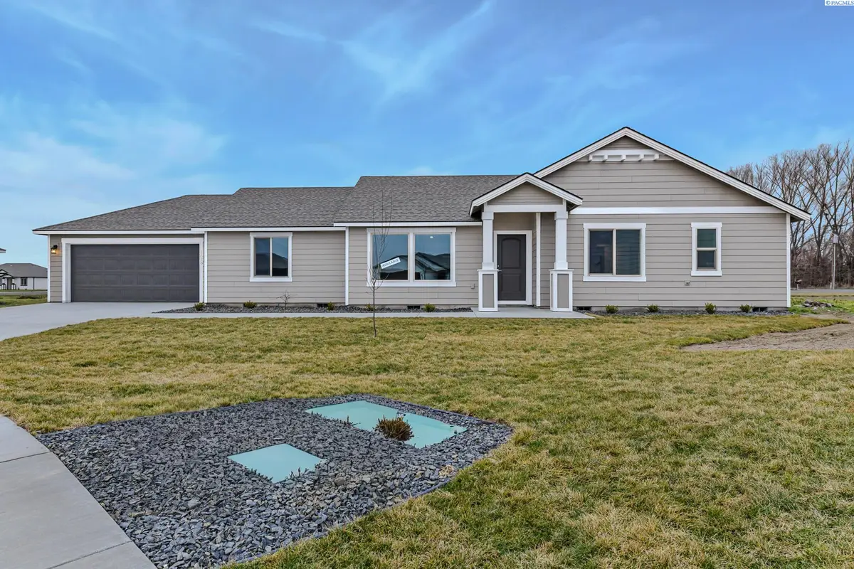 1615 Castlewood Ct, Grandview, WA 98930 - #1