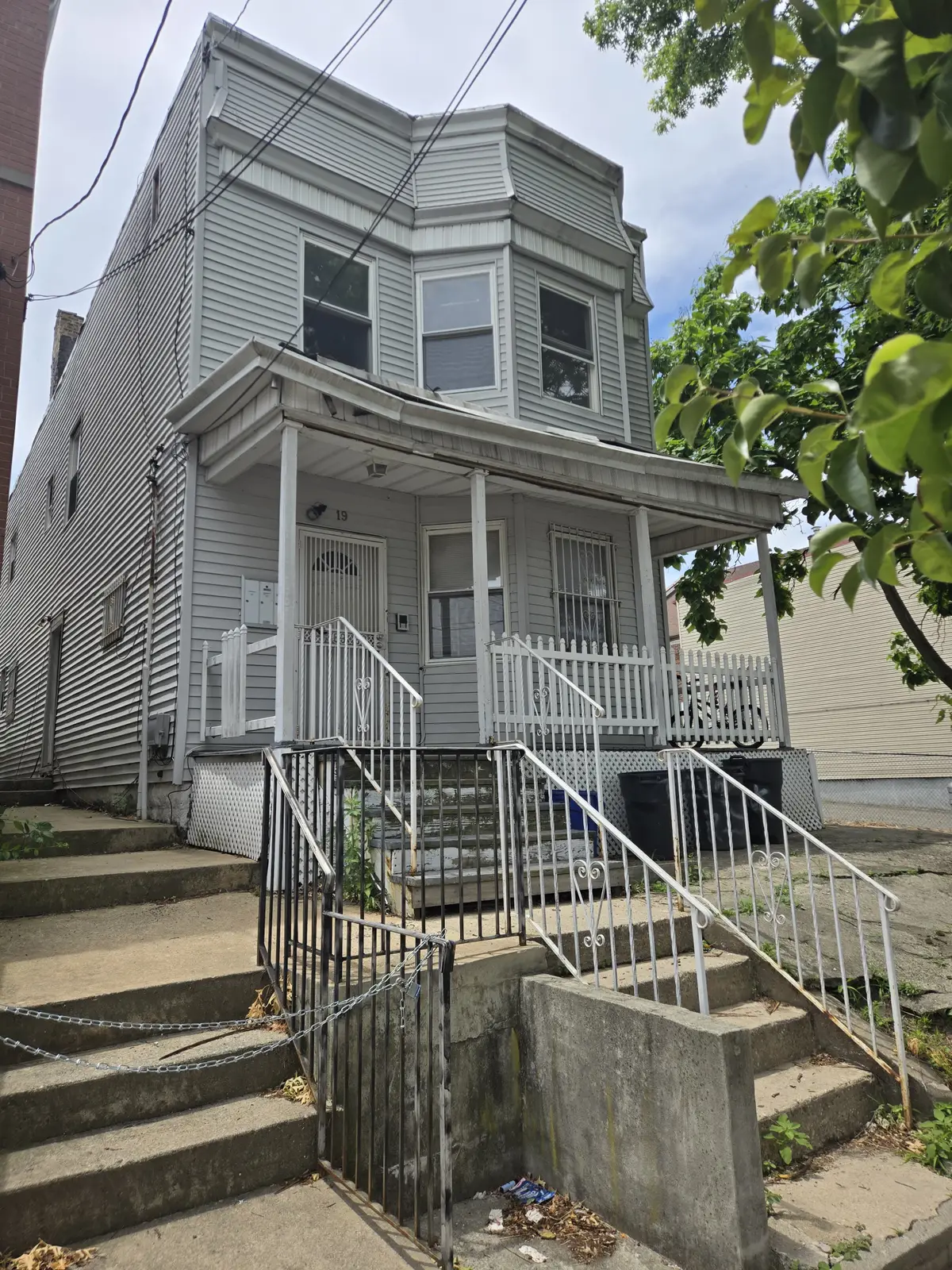 19 Oak St #2, Jersey City, NJ 07304 - #1