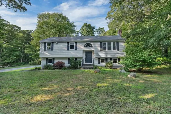 587 Central Avenue, Johnston, RI 02919