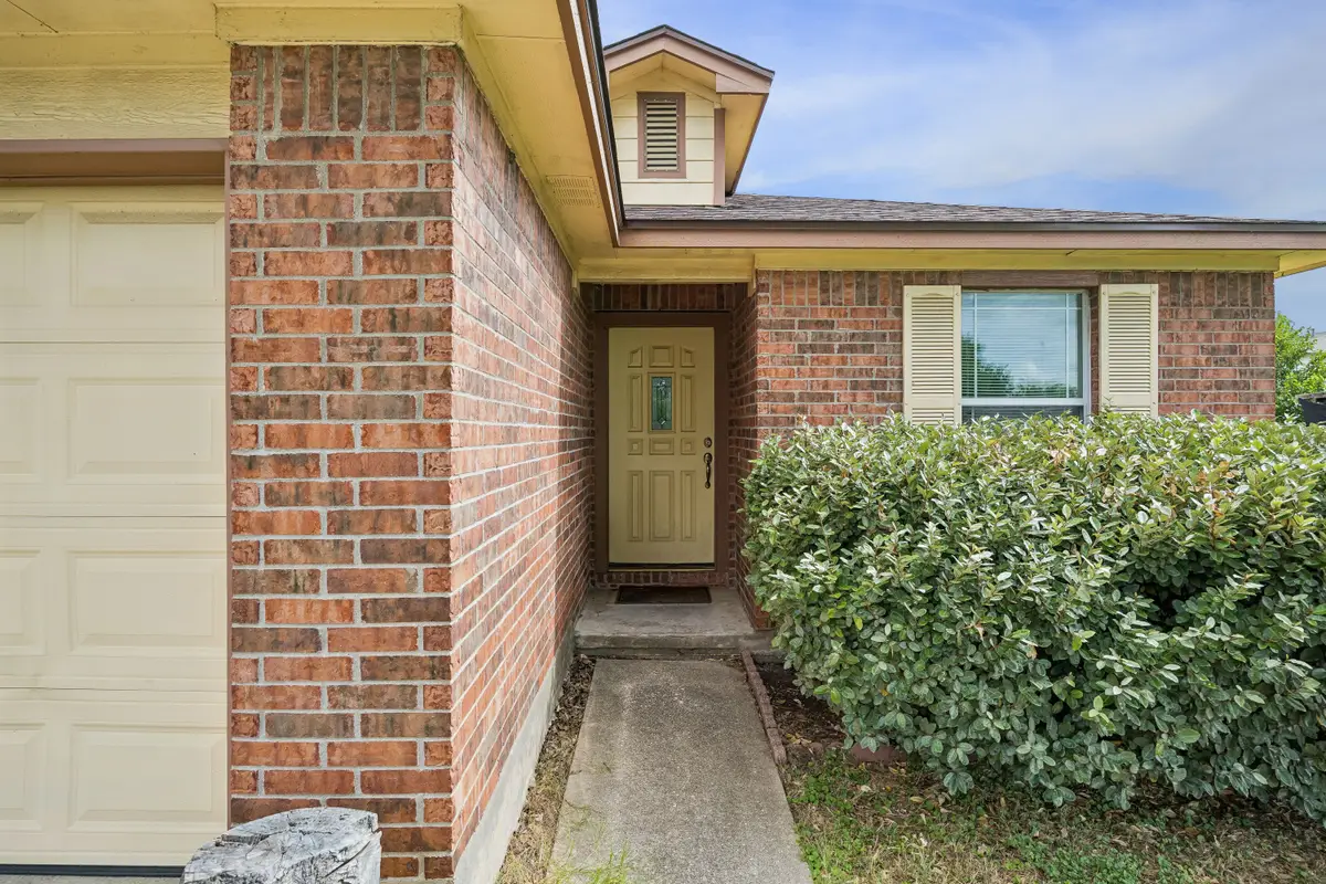 119 Brooke St, Hutto, TX 78634 - #1