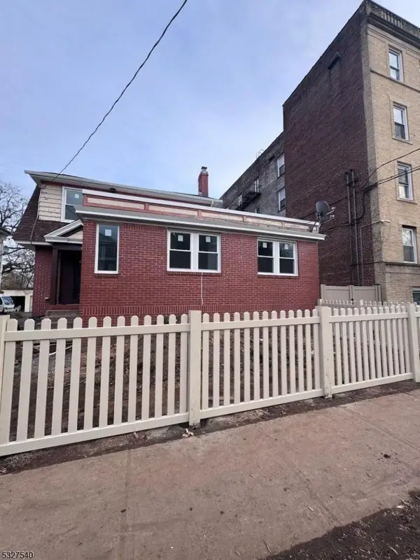 490 Stuyvesant Ave 1F #1F, Irvington Twp., NJ 07111-2046