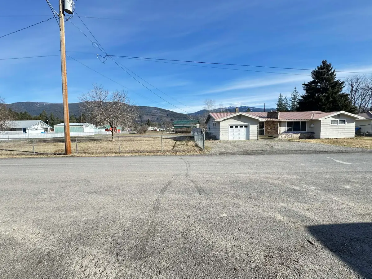 105 S 7th Ave, Ione, WA 99139 - #1