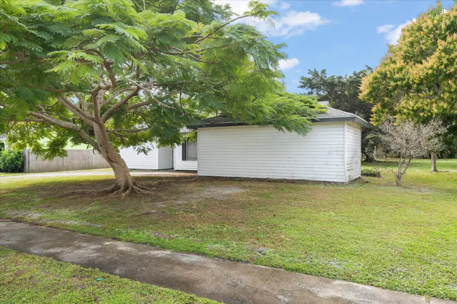 426 NE Solida Circle, Port Saint Lucie, FL 34983 - Image #2