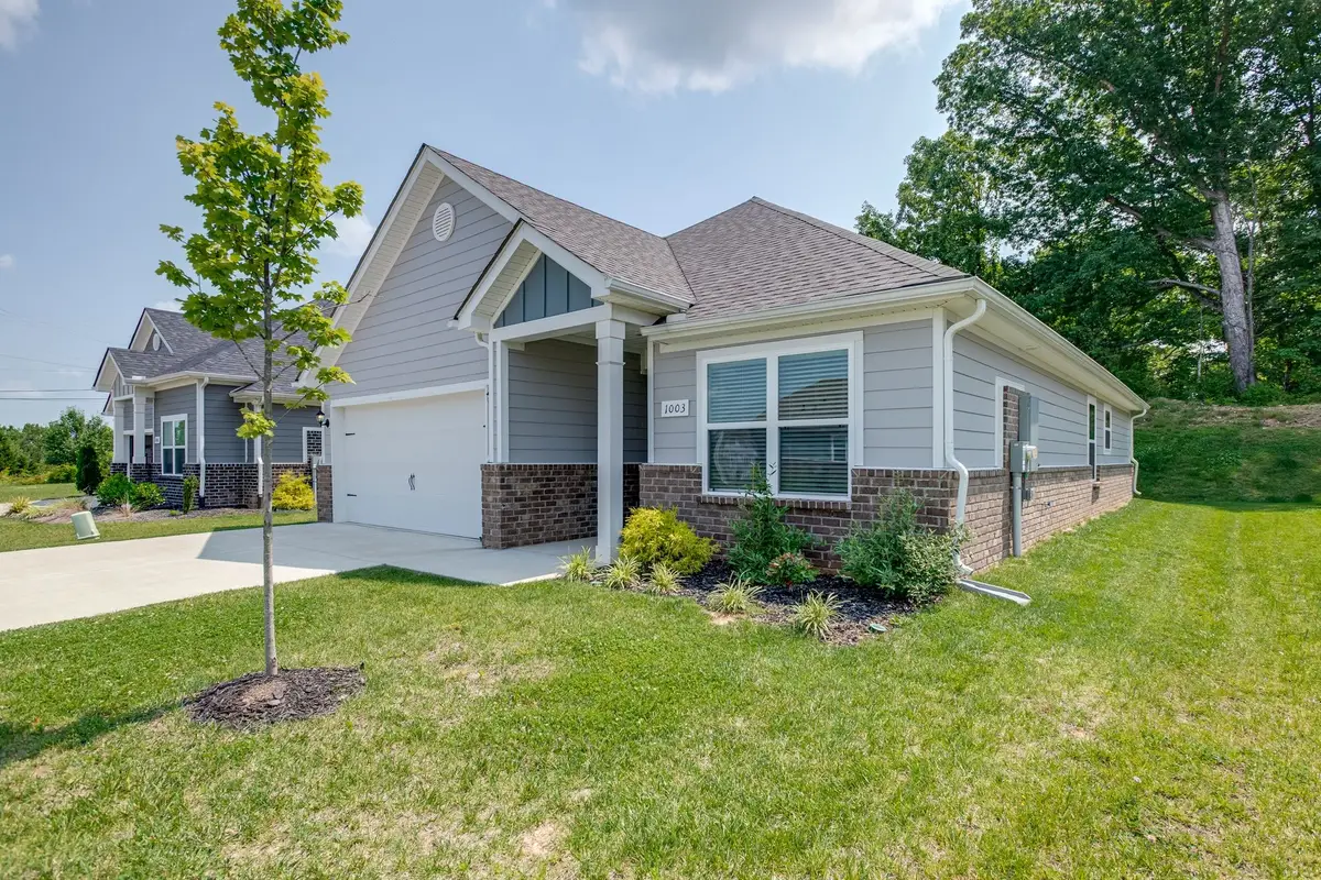 1003 Autumnwood Dr, Dickson, TN 37055 - Image #1